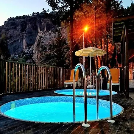 Baharoglu Life House Parque de Campismo Faralya