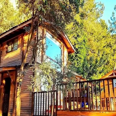 Baharoglu Life House Parque de Campismo Faralya