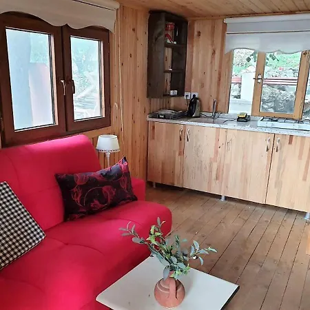 Baharoglu Life House مكان تخييم فاراليا